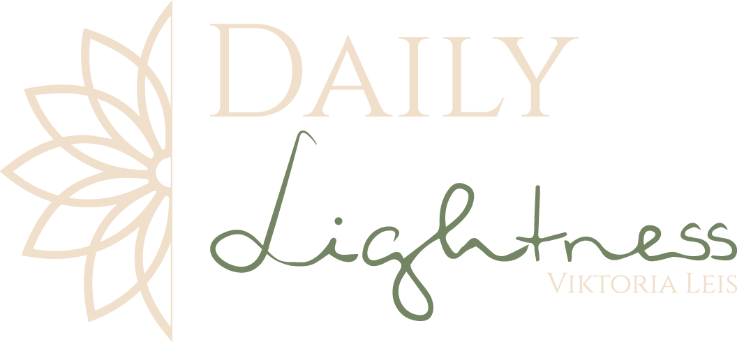 Daily Lightness - Viktoria Leis Logo